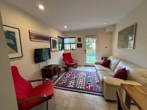 Sunny Garden Suite, Perfect Locale - Image 5