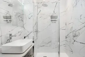 2 min to Monaco – Luxuriously renovated – CU - Image 5