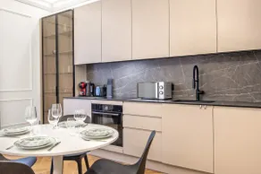 2 min to Monaco – Luxuriously renovated – CU - Image 3