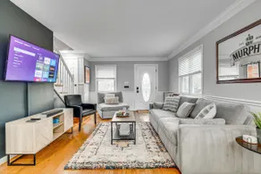 Spacious Home-Private Basement Suite & 2 Kitchens - Image 5