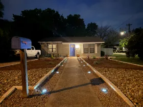 Fully-stocked home w/cowboy pool & luxury beds - Image 2