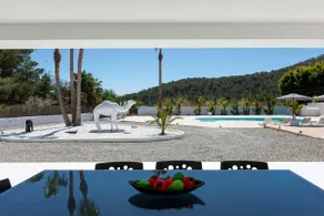 Luxe Villa 4BR | Pool | Garden | BBQ | Basketball - Image 2