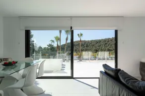 Luxe Villa 4BR | Pool | Garden | BBQ | Basketball - Image 4