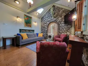 Mermaid's Manor - Image 4