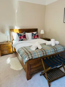2 bed period Victorian property in historic town - Image 2