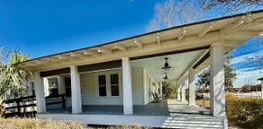 Hickory House - ”Spacious and Charming” - Image 4
