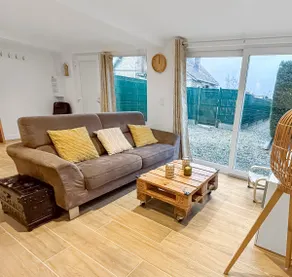 Cozy renovated and bright home - Image 5