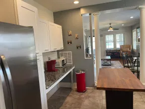 Cozy 2BR |WiFi| Beaches & Downtown - Image 5