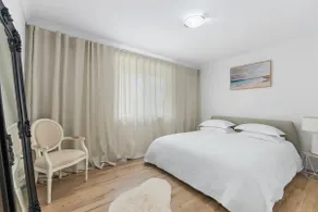 Comfortable 2 Bedroom Apartment in Leafy Earlwood - Image 3