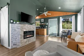 Views! Private Hot Tub and Fire Pit! Couples Cabin - Image 3
