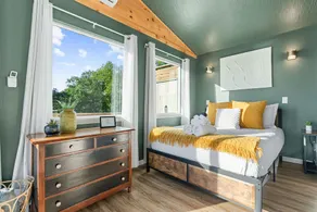 Views! Private Hot Tub and Fire Pit! Couples Cabin - Image 4