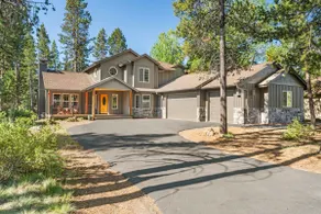 12 sharc passes, game room in the garage, private hot tub, Perfect family vacation home! - Image 3