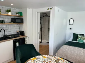 Peaceful Private Studio, Easy Access, Dogs Welcome - Image 5