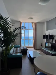 Loft with an ocean view - Image 2