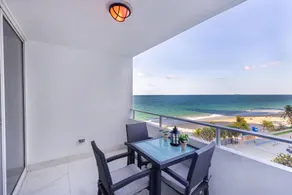 Ocean Haven Retreat: beachfront paradise with pool - Image 5