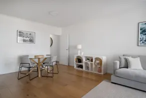 Top Floor Freshly Renovated Unit - Image 4