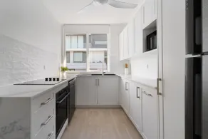 Top Floor Freshly Renovated Unit - Image 5
