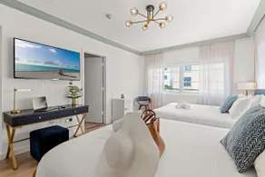Double unit in South Beach, walk to the ocean! - Image 2
