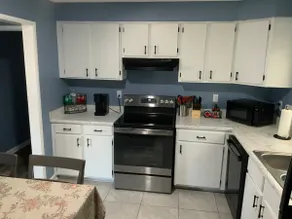 Cozy place away from home, 3 bedroom (B) - Image 3