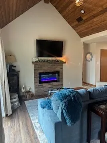 Lakeview Guesthouse - Image 3