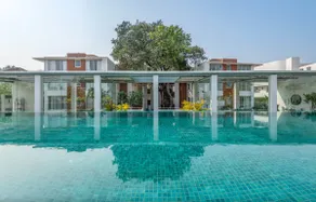 Modern 2BHK w Pool Access and 5km to Coco Beach by HIREAVILLA - Image 2