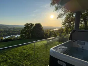 VIP Suite with Panoramic View: Hot Tub & View - Image 3