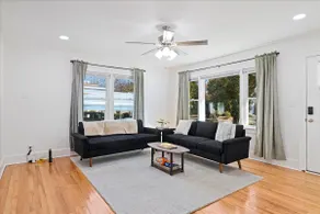 Pirate's Retreat: 4 Mins to ECU, Sleeps 8 - Image 2
