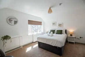 Winston Bungalow By Horizon Stays - Image 2