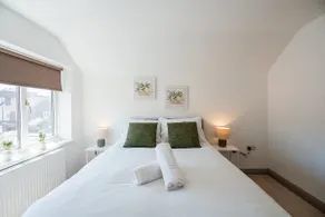 Winston Bungalow By Horizon Stays - Image 5