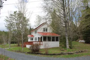 Lakeside Vermont Retreat - Image 3