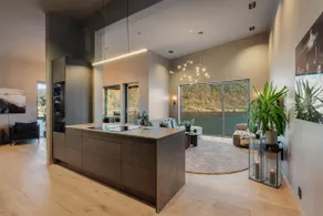 Penthouse with fjord view and parking - Image 2