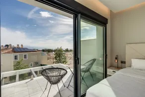 Luxurious newly built townhouse close to the beach - Image 5