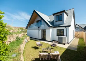 Spacious Modern 4 bedroom Coastal Home Sennen Cove - Image 4
