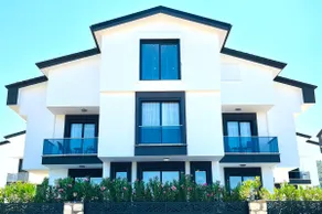 Dreamlike Villa for 10 People - Image 3