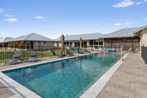 5,000ft² Lakeside Getaway: Pool, Games, Hot Tub - Image 4