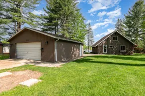 Stunning Lakefront Cottage with Beach & Hot Tub - Image 2