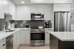 2nd Floor Creekside Unit! Heated Pool & Hot Tub! - Image 2