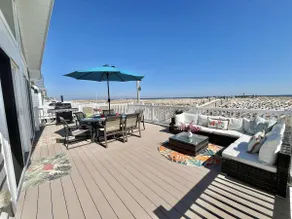 Beach Front Paradise! - Image 5