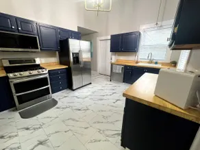 The Isabella - Beautifully Revived Historic House - Image 4
