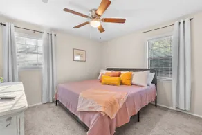 King Bed, 4 min to Fairgrounds, TVs in all Rooms - Image 3