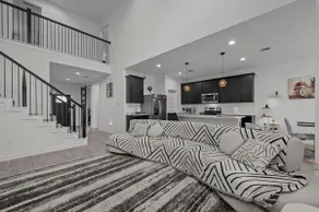 Luxury Modern & Spacious Retreat - Image 3