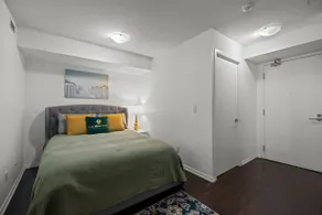 Autumnaly Whisper 2 BR & DEN in the Heart of the City - Image 5