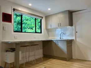 Number 1 Robinson Ave - Image 3