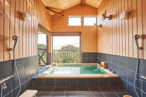 Izu Atagawa * Private villa with a view of the sea and hot spring * Near the station, with a wooden deck, BBQ, and sauna - Image 2