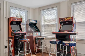 Exclusive 5BR 2.5BA Gem Near Campus + Game Room - Image 5
