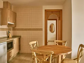 Aparthotel, 2-Bedroom Royal Suite with ca. - Image 3