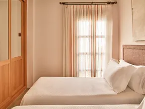 Aparthotel, 2-Bedroom Royal Suite with ca. - Image 2