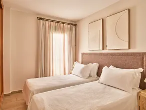 Aparthotel, 2-Bedroom Royal Suite with ca. - Image 5