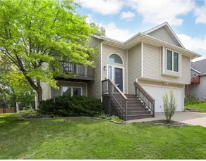 Bright & Beautiful West Side Home - Kinnick & UIHC - Image 3
