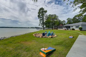 The Waters Edge Sleeps 8 - Image 2
